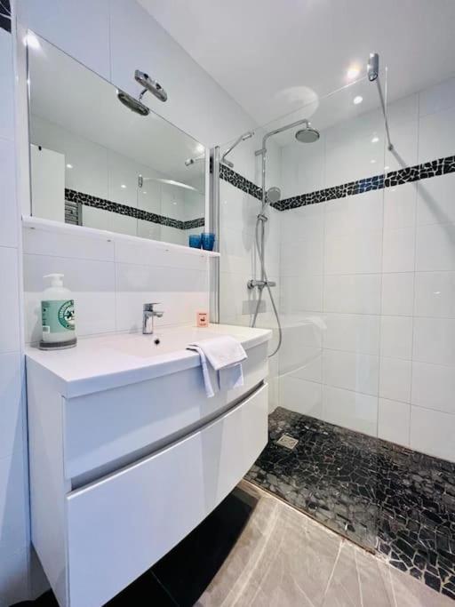 Le Pinede - Apt 4 Prs- Parking - Clim - 500M Plages Antibes Extérieur photo