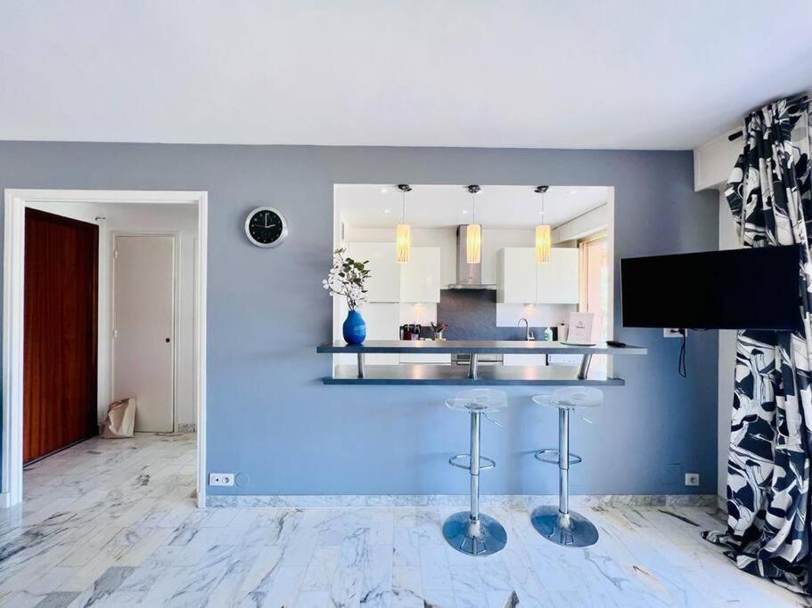 Le Pinede - Apt 4 Prs- Parking - Clim - 500M Plages Antibes Extérieur photo